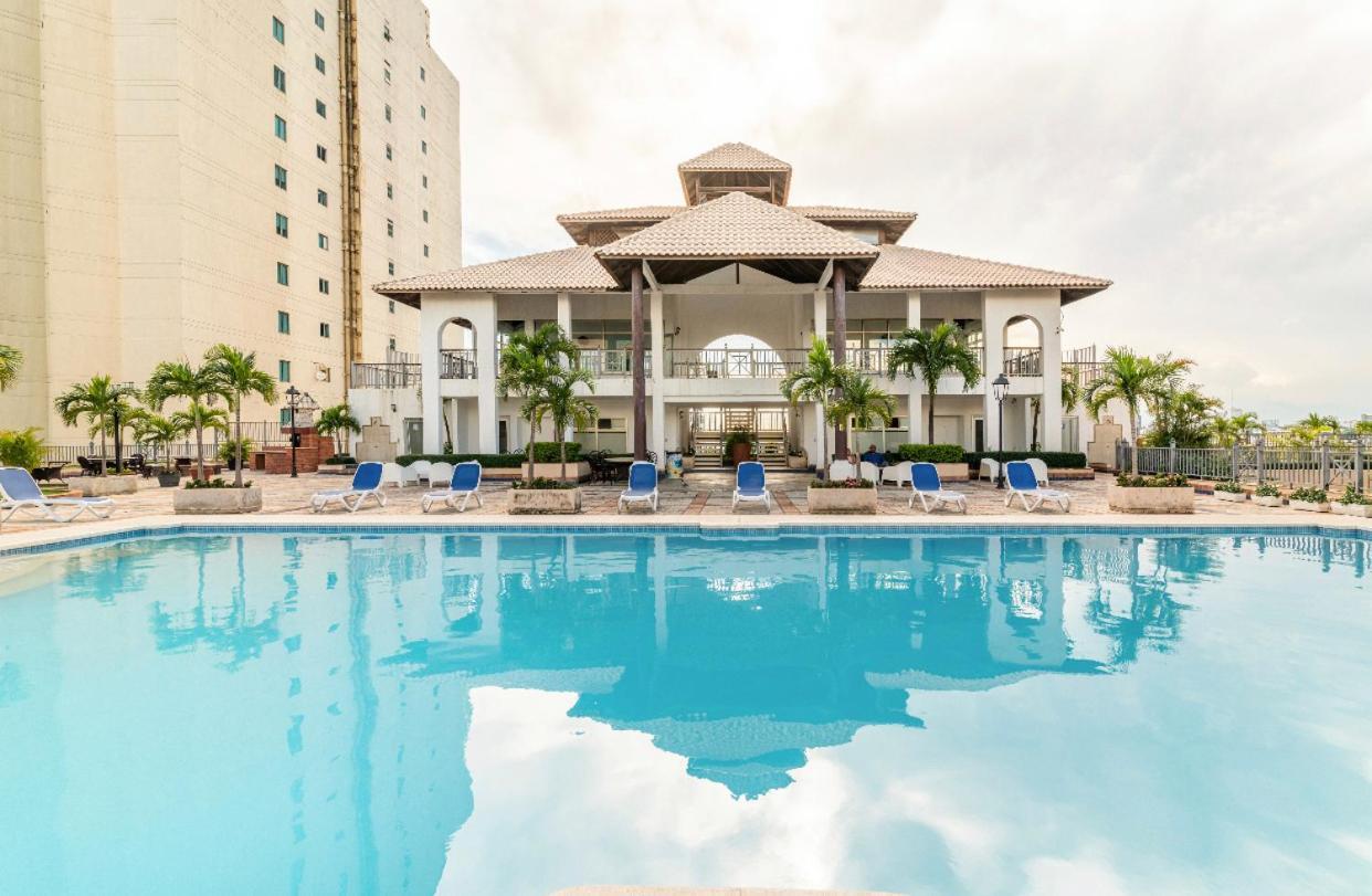 Exclusive 3 Bdr, Gym & Pool, Seaview, Luxury Tower Apartment Santo Domingo Bagian luar foto